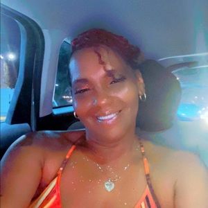 Meet your Posher, Loretta